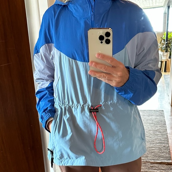 Lululemon Evergreen Anorak - Picture 5 of 5